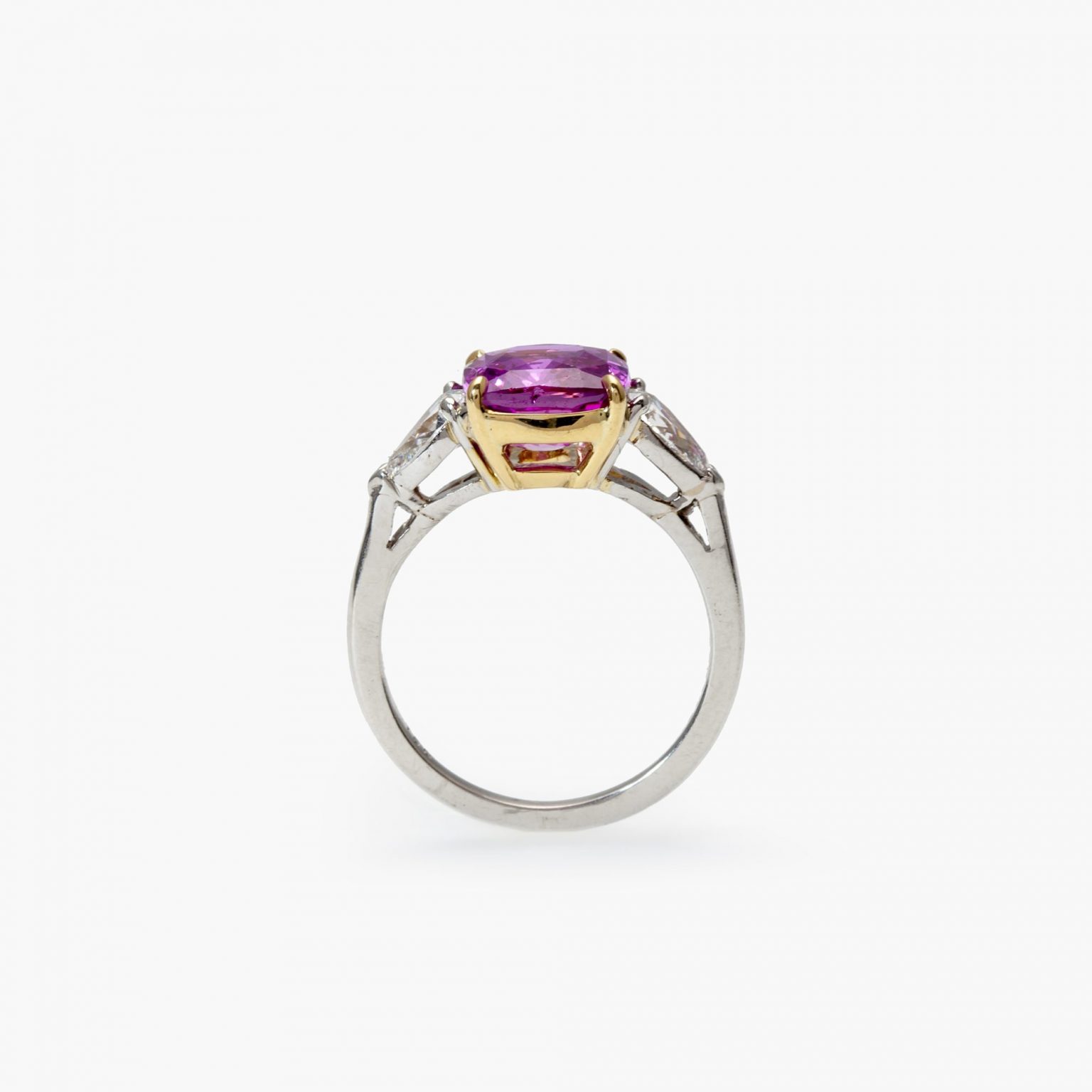 Bvlgari pink sapphire ring | Marjan Sterk Fine Art Jewellery | Amsterdam