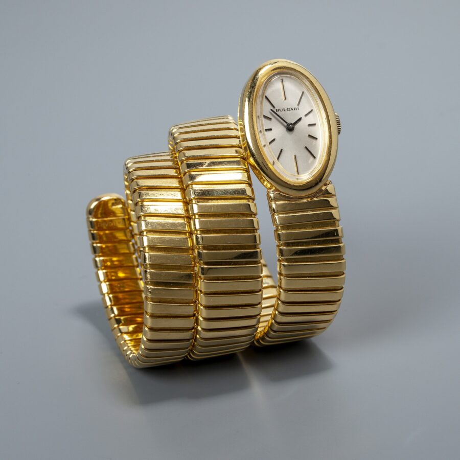 An eighteen carat  yellow gold ‘Tubogaz Serpenti’ ladies wristwatch with movement by Jaeger Lecoultre. Signed Bulgari. Made ca 1970. In original case.