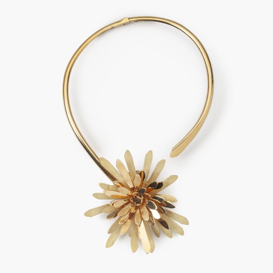 An eighteen carat yellow gold choker collar from the L’Arcade series with a large detachable flower wearable as a brooch. Signed Chaumet, Paris, ca 1970.