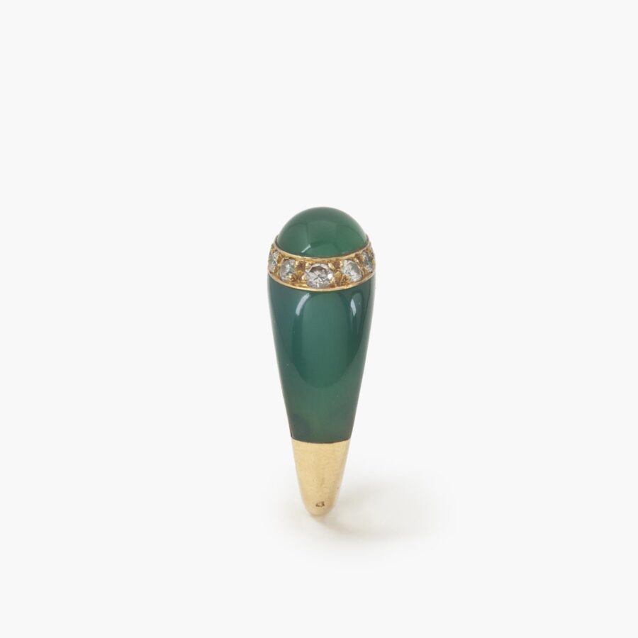 An eighteen carat yellow gold ring set with green agate and brilliant cut diamonds. Signed Van Cleef & Arpels, made in Paris, ca 1980 and numbered.